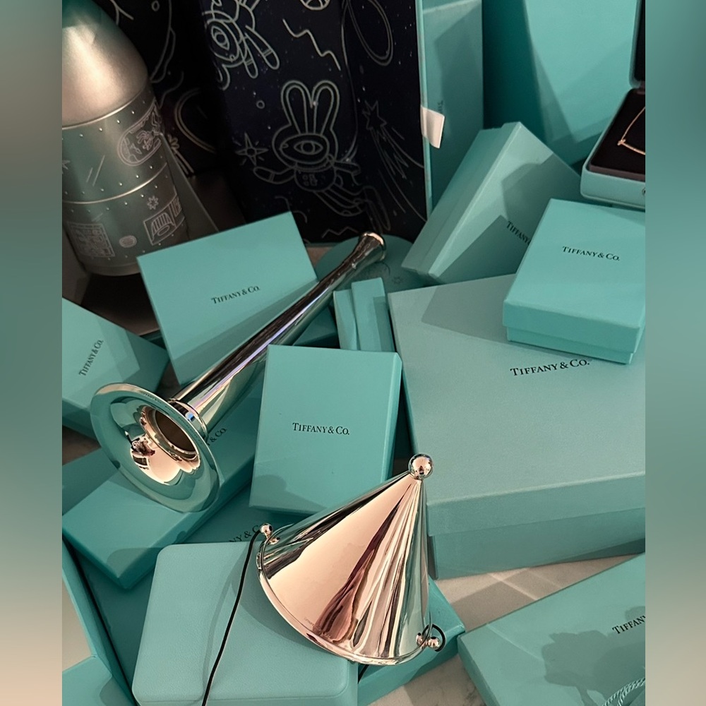 TIFFANY & CO ULTRA RARE Y2K RELEASE STERLING SILVER CELEBRATION HORN MINT CONDIT - Picture 5 of 13